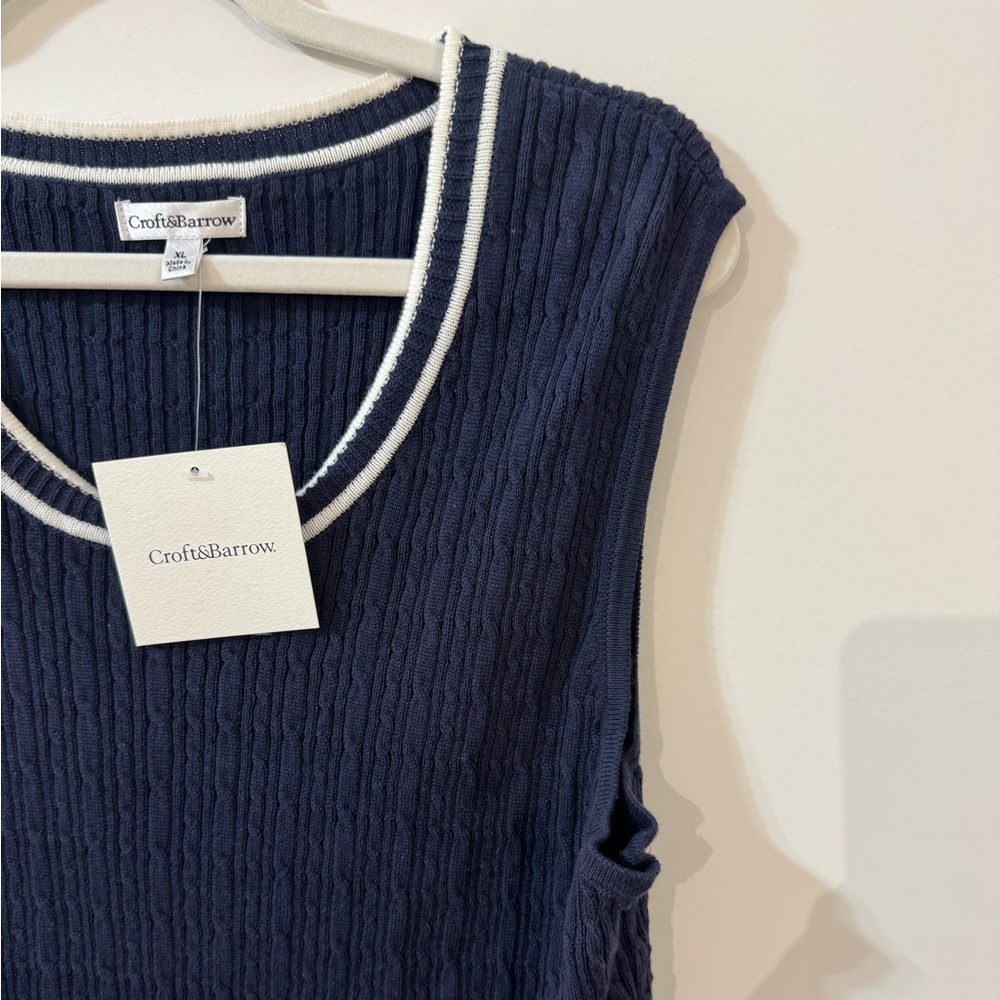 croft & barrow Navy Ribbed Sleeveless Knit Tank with White Trim - Picture 2 of 5